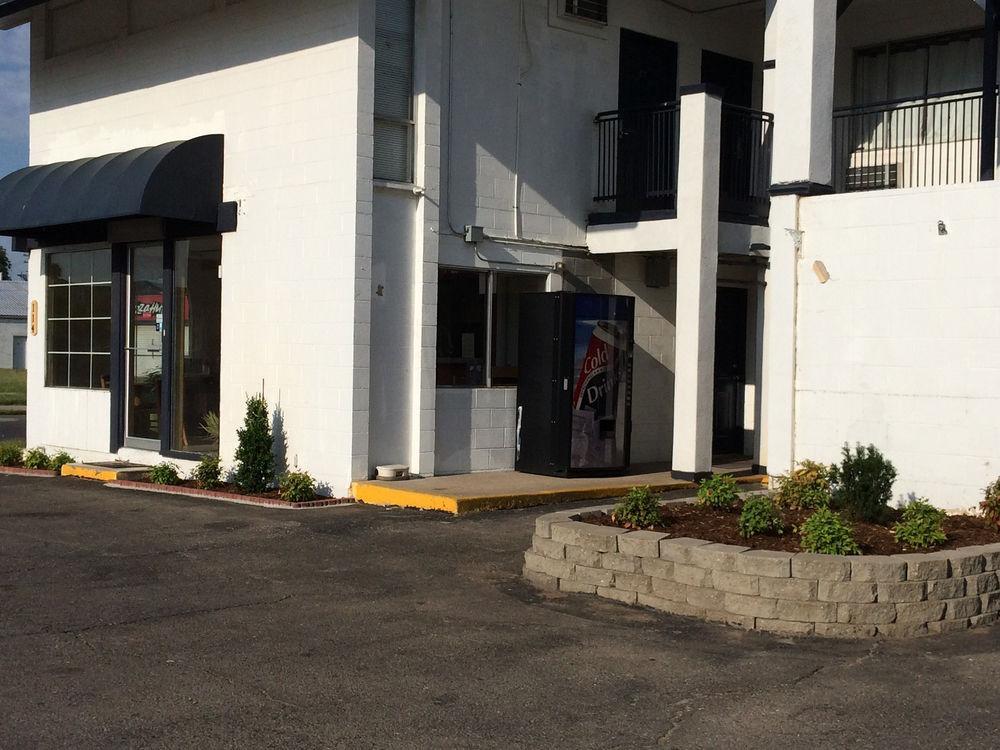 Hutchinson Inn Exterior photo